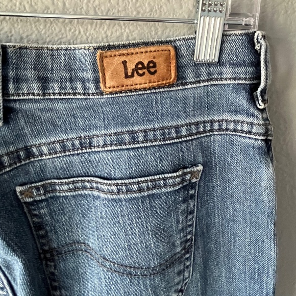 Lee Jeans- Women Relaxed Straight Leg - Picture 6 of 11